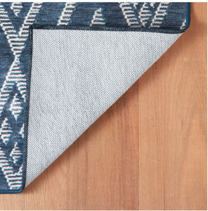 RUG- DASH AND ALBERT-Guthrie Navy Machine Washable Rug (2' x 3')