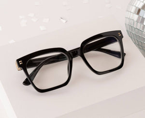 Peepers reading glasses with clear frames and stylish design, suitable for everyday use and improving near vision.